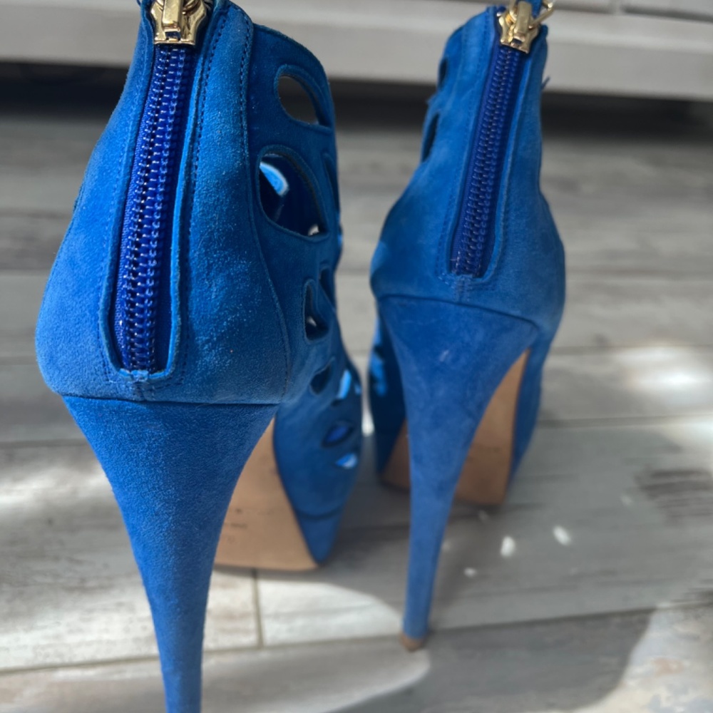 heels - Picture 6 of 9